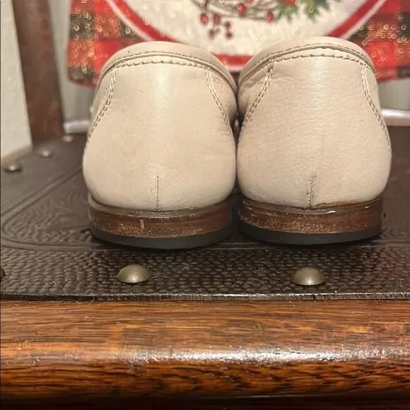 Vintage Salvatore Ferragamo 4A Narrow Beige Women's Loafers - Picture 5 of 12